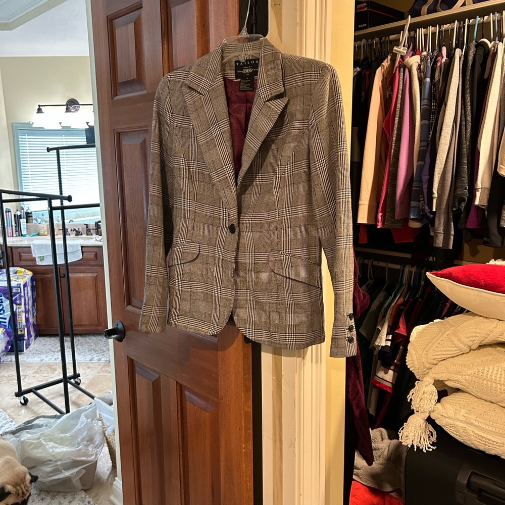 Tailor B. Moss Black and White Houndstooth Woman’s Blazer